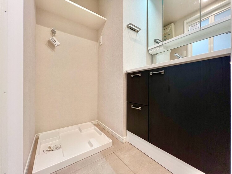 その他 十分な広さの脱衣所。