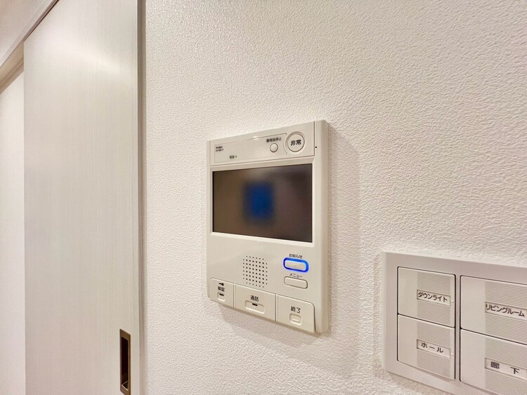 その他 誰が来てもわかる様にモニター付きインターホンを設置。