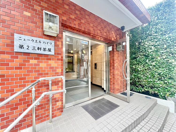 その他 上質感漂う玄関アプローチです。