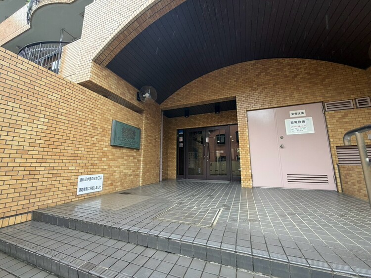 その他 上質感漂う玄関アプローチです。