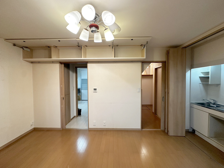 居間 