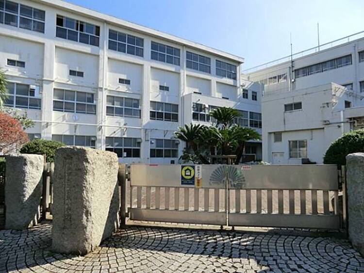周辺 横浜市立高田東小学校　130ｍ