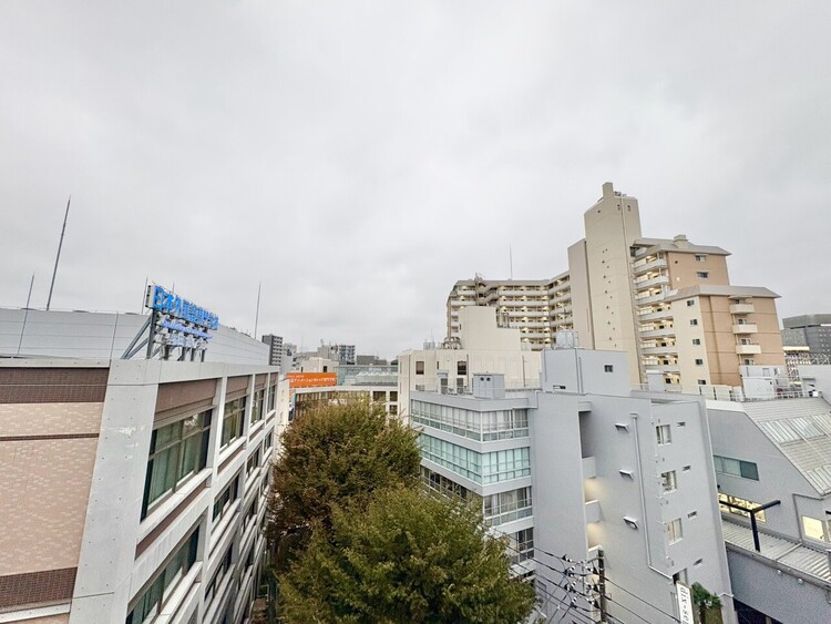 その他 眺望や窓からの景色が良いと、家で過ごす時間も快適です。