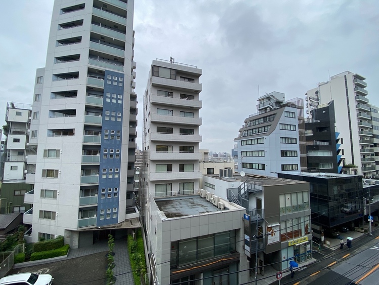 その他 眺望や窓からの景色が良いと、家で過ごす時間も快適です。