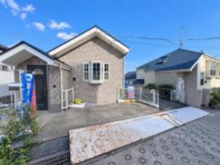外観 住みやすさとデザイン性を両立させた欲張りな住宅が登場しました　相反しがちなことが相互作用でより良質に！本物だけが表現することができる質の高い機能美はよきものをつなげた古くからの伝統と最新技術の結晶です																			 