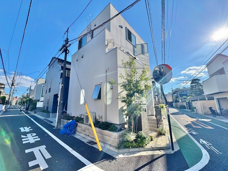 外観 現地に足をお運びいただいた際には、周辺散策などをお勧めいたします。