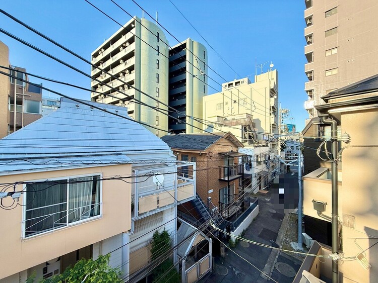 バルコニー 頬をなでる、優しい風を感じることが出来ます。