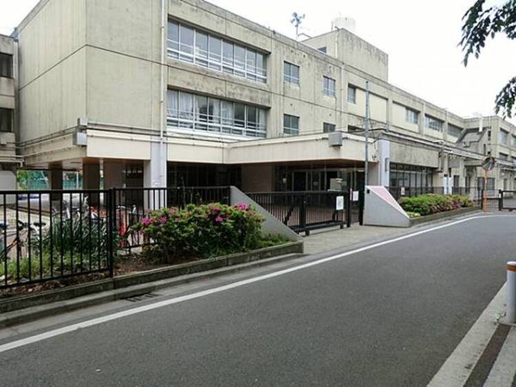 周辺 藤崎小学校　750m