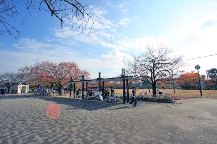 周辺 桜川公園	1050m