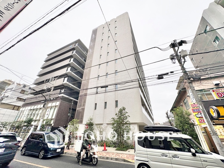 外観 飲食店や日用品店などが近隣に揃う便利な周辺環境。日々の買い物や外食にも困らない快適なロケーションです。