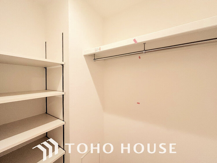 収納 沢山のお洋服を綺麗に収納できる「ウォークインクローゼット」