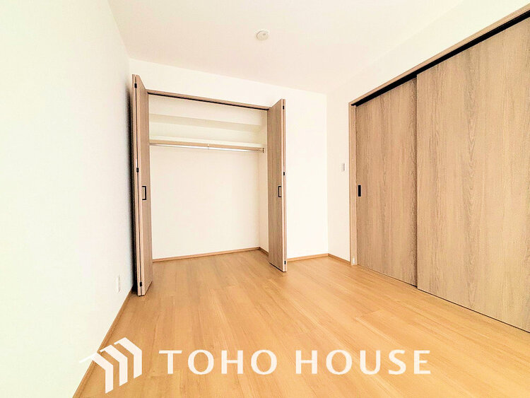 内装 シンプルですっきりとした室内は飽きのこない居心地の良い雰囲気