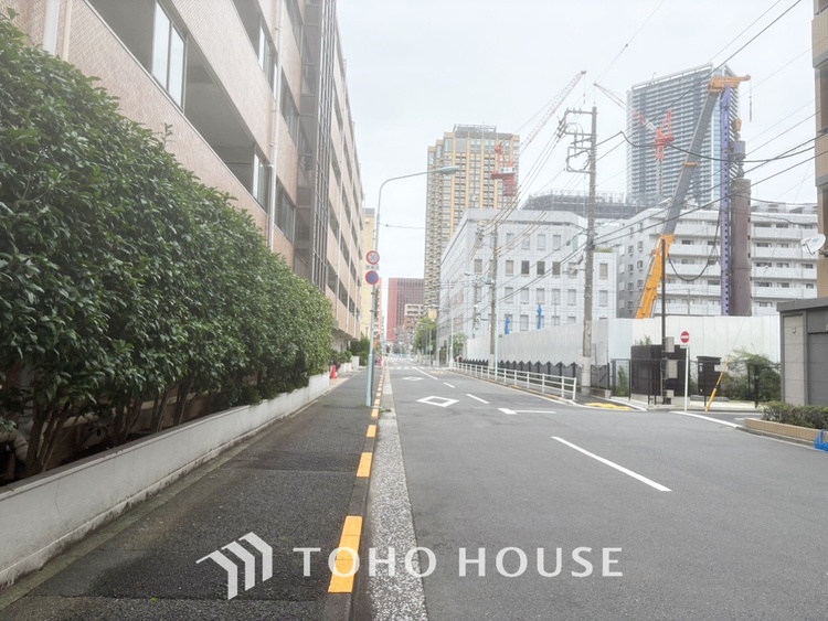 内装 【Cool wind】◆窓を開けると◆冷涼な風、そよぐリビング。だんらんの場所はここから始まり、ここで終わる。家族の笑顔が集う素敵な場所だから、こだわり抜いた思いが詰まっているのだと思う。