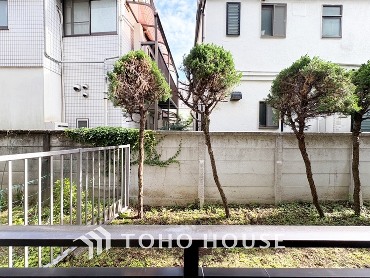 バルコニー 【Blue sky terrace】見上げると、空。時間を忘れ大空を見上げるなんて、いつぶりだろうか。※イメージです。同仕様の写真