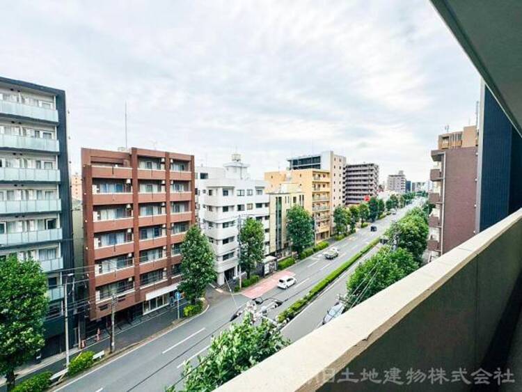 その他 【バルコニー】太陽の光と爽やかな風でお洗濯物は気持ちいいです。 
