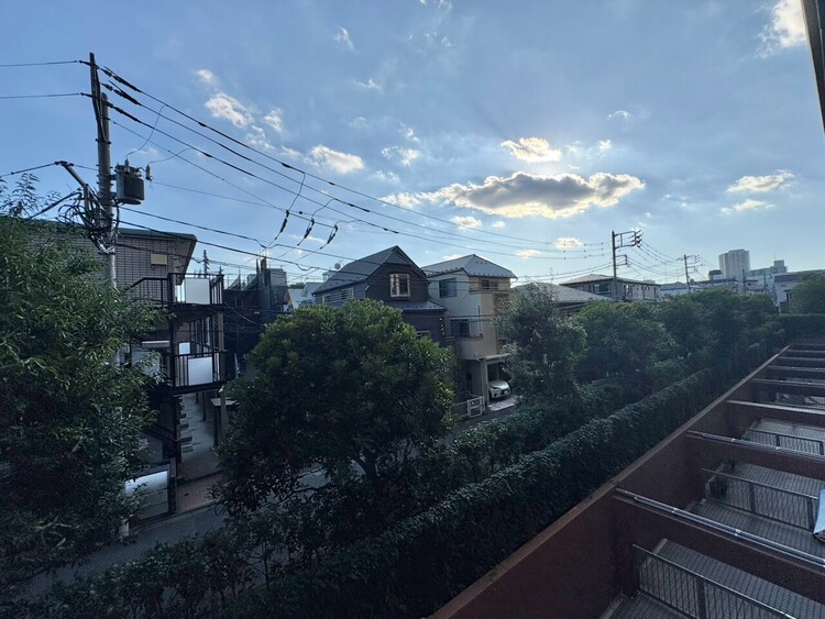 その他 眺望や窓からの景色が良いと、家で過ごす時間も快適です。