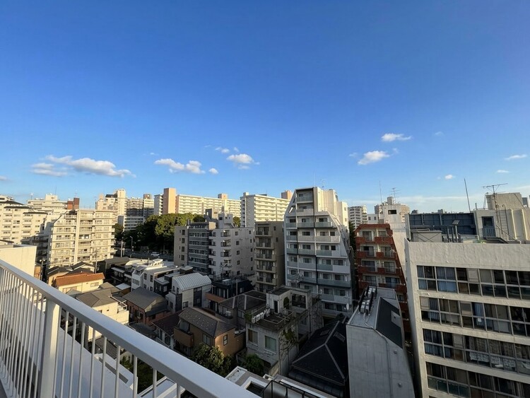 その他 眺望や窓からの景色が良いと、家で過ごす時間も快適です。※CG加工により晴天にしています。