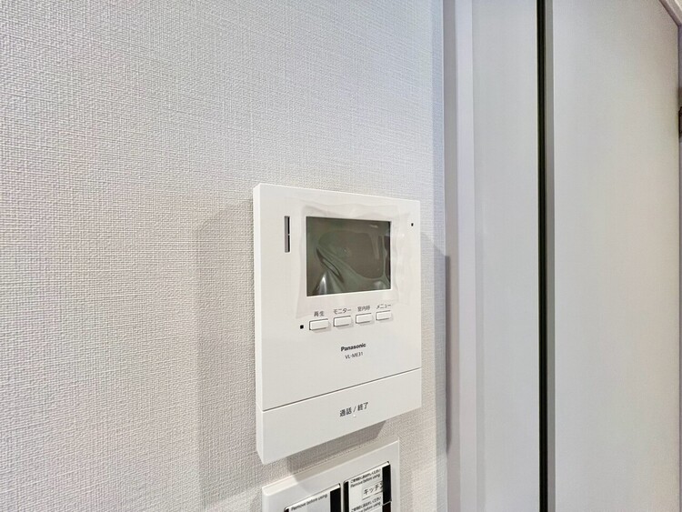 その他 誰が来てもわかる様にモニター付きインターホンを設置。