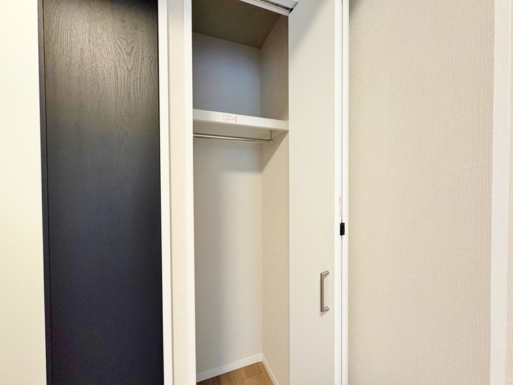 その他 収納スペースが付いていて、お部屋を広く使っていただけます。