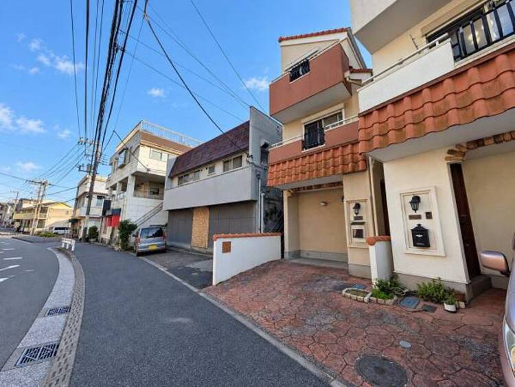 外観 自然な自身でいられるリラックスできる住環境が魅力的です！！！自然と心を満たしてくれそうなロケーション肩の力を抜いて過ごせる穏やかな毎日が楽しく過ごせそうです。本当の自分らしさ見つけてみませんか！ 