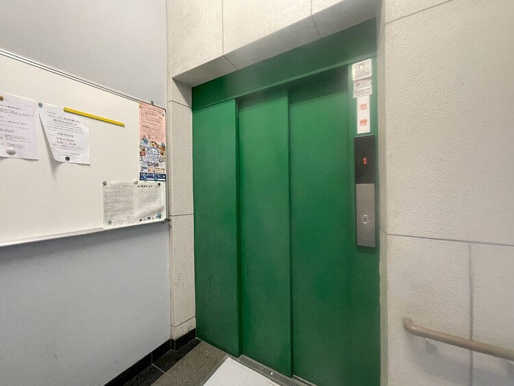 設備 エレベーターの管理も、きちんと行き届いてます。