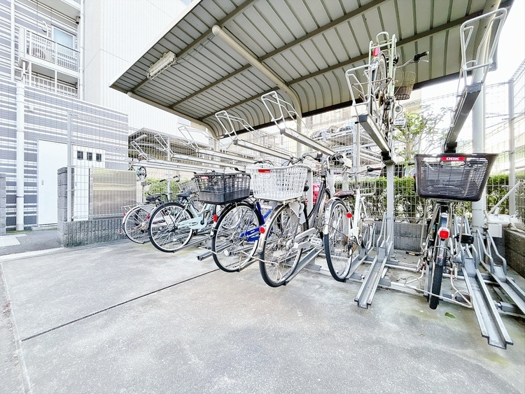 その他 きちんと整備された駐輪場。住む方の心遣いが感じられます。